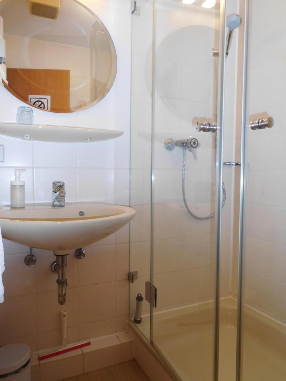 Arkadia Hotel Burgwedel  Ngoại thất bức ảnh