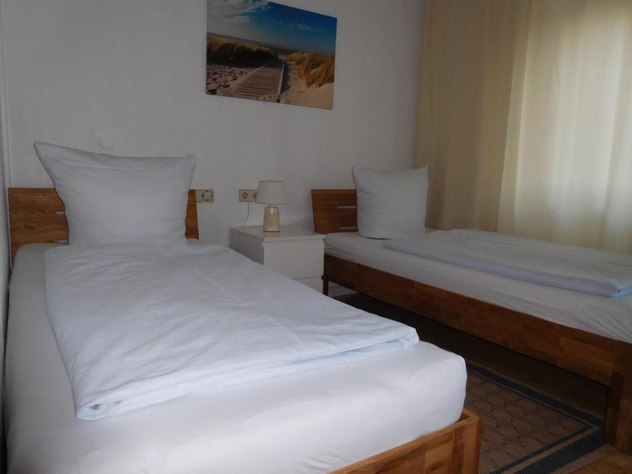 Arkadia Hotel Burgwedel  Ngoại thất bức ảnh